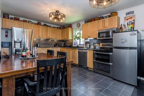 Photo 4 at 736 Lakelands Avenue, Alcona, Innisfil