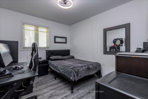 Photo 7 at 736 Lakelands Avenue, Alcona, Innisfil