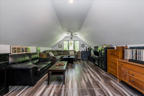 Photo 9 at 736 Lakelands Avenue, Alcona, Innisfil