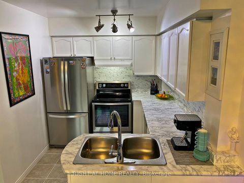 Photo 15 at 610 - 12 Sudbury Street, Niagara, Toronto
