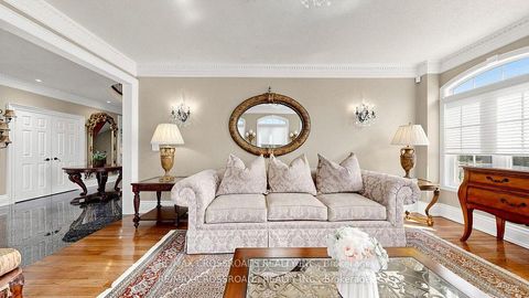 Photo 6 at 2 Mumberson Court, Cachet, Markham