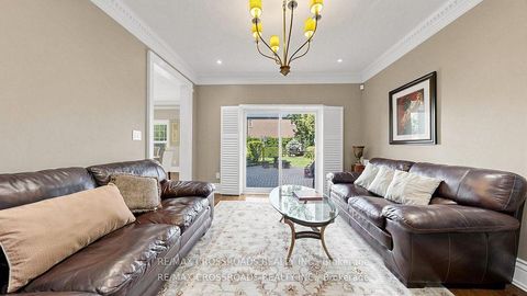 Photo 9 at 2 Mumberson Court, Cachet, Markham