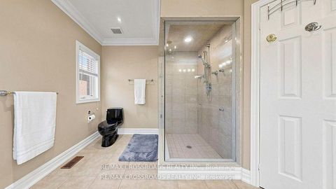 Photo 24 at 2 Mumberson Court, Cachet, Markham
