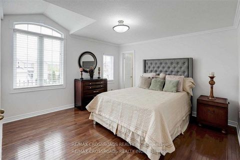 Photo 25 at 2 Mumberson Court, Cachet, Markham
