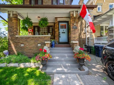 Photo 2 at 24 Waverley Road, The Beaches, Toronto
