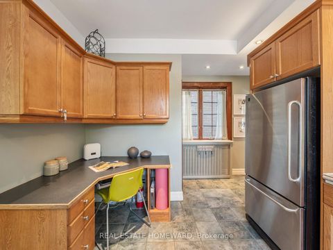 Photo 23 at 24 Waverley Road, The Beaches, Toronto
