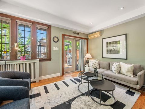 Photo 25 at 24 Waverley Road, The Beaches, Toronto
