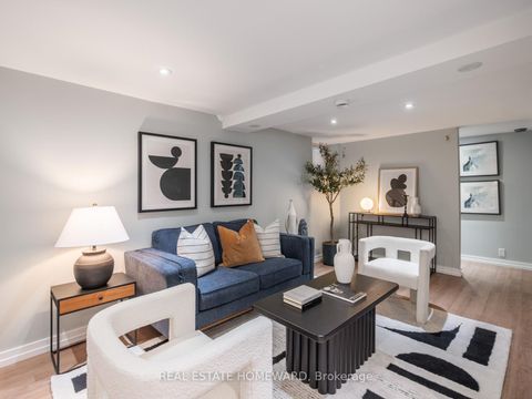 Photo 42 at 24 Waverley Road, The Beaches, Toronto