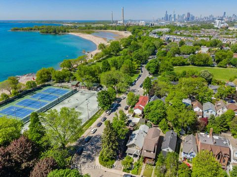 Photo 48 at 24 Waverley Road, The Beaches, Toronto