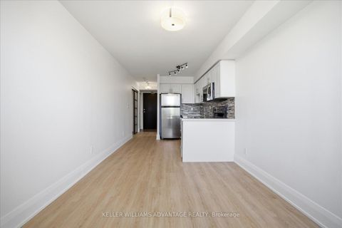 Photo 16 at 415 - 1733 Queen Street E, The Beaches, Toronto