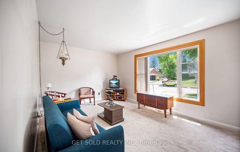 Photo 3 at 131 Clearbrooke Circle, Kipling, Toronto