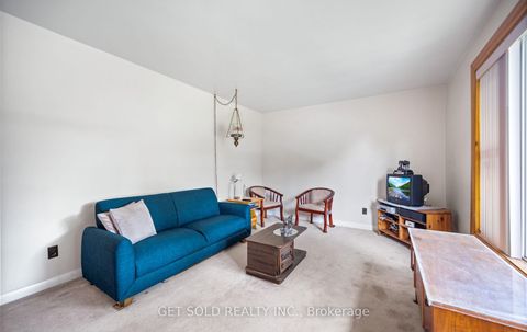 Photo 5 at 131 Clearbrooke Circle, Kipling, Toronto