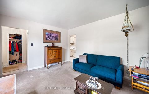 Photo 6 at 131 Clearbrooke Circle, Kipling, Toronto
