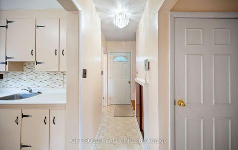 Photo 8 at 131 Clearbrooke Circle, Kipling, Toronto
