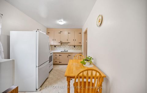 Photo 15 at 131 Clearbrooke Circle, Kipling, Toronto