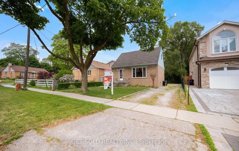 Photo 35 at 131 Clearbrooke Circle, Kipling, Toronto