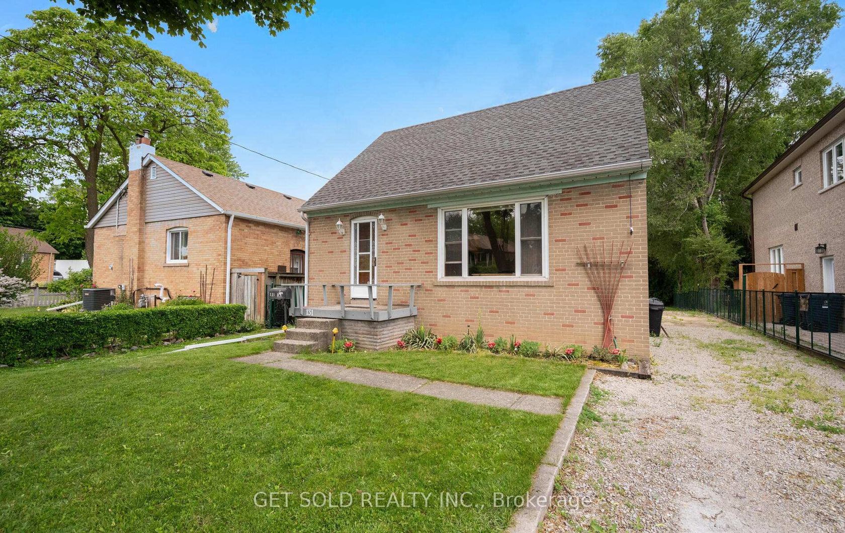 131 Clearbrooke Circle, Kipling, Toronto photo 6