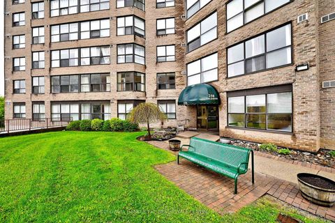 Photo 1 at 208 - 250 Davis Drive, Central Newmarket, Newmarket