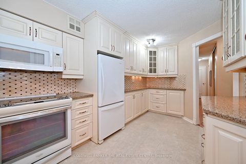 Photo 16 at 208 - 250 Davis Drive, Central Newmarket, Newmarket