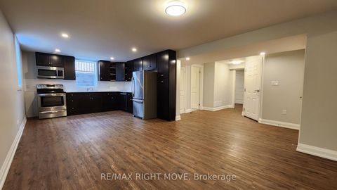 Photo 24 at 300 Cundles Road W, Northwest, Barrie
