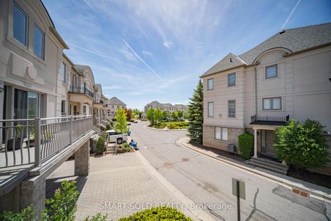 Photo 4 at 16 - 9133 Bayview Avenue, Doncrest, Richmond Hill