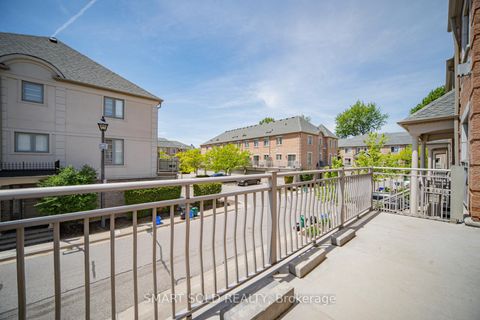 Photo 5 at 16 - 9133 Bayview Avenue, Doncrest, Richmond Hill