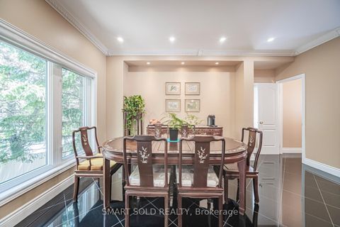 Photo 13 at 16 - 9133 Bayview Avenue, Doncrest, Richmond Hill