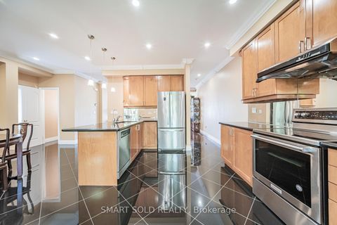 Photo 17 at 16 - 9133 Bayview Avenue, Doncrest, Richmond Hill