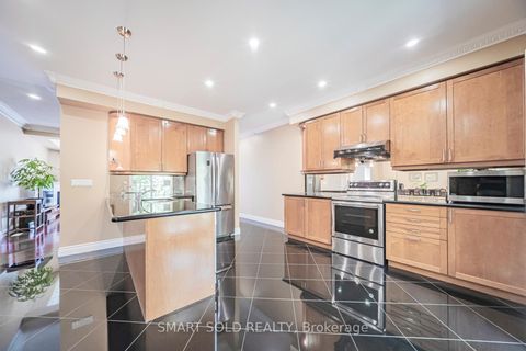 Photo 18 at 16 - 9133 Bayview Avenue, Doncrest, Richmond Hill