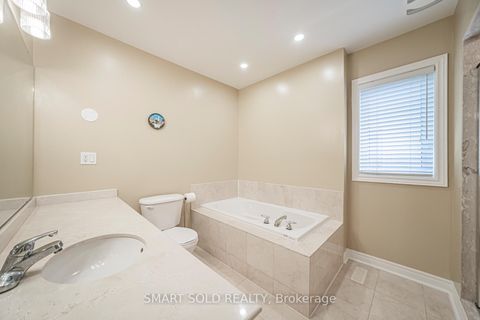 Photo 31 at 16 - 9133 Bayview Avenue, Doncrest, Richmond Hill