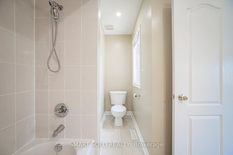 Photo 32 at 16 - 9133 Bayview Avenue, Doncrest, Richmond Hill