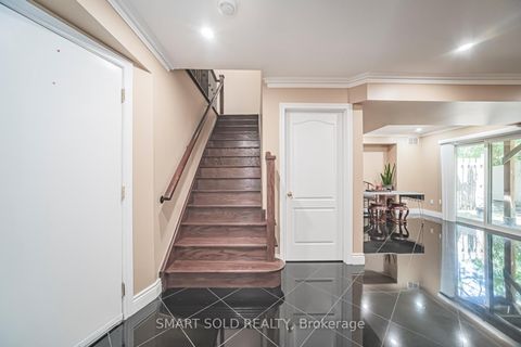 Photo 33 at 16 - 9133 Bayview Avenue, Doncrest, Richmond Hill