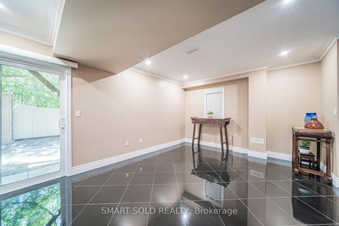Photo 36 at 16 - 9133 Bayview Avenue, Doncrest, Richmond Hill