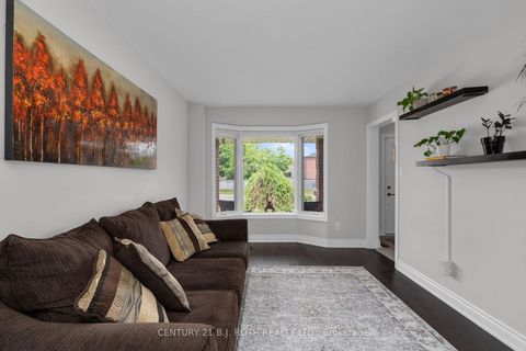 Photo 11 at 16 Longman Drive, Northwest, Barrie