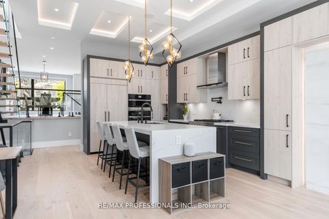 Photo 5 at 216 Aldercrest Road, Alderwood, Toronto