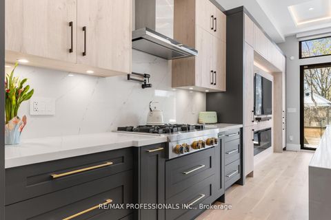 Photo 7 at 216 Aldercrest Road, Alderwood, Toronto
