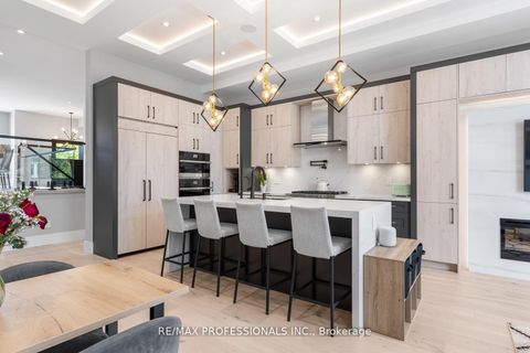 Photo 10 at 216 Aldercrest Road, Alderwood, Toronto