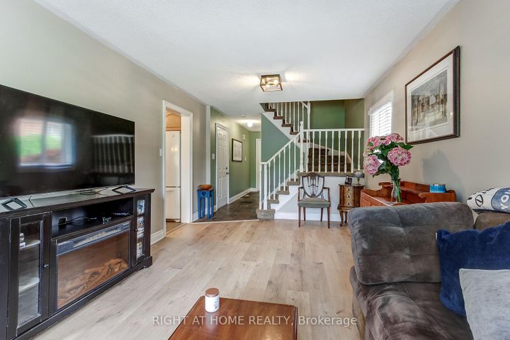 Photo 14 at 406 Levanna Lane, RO River Oaks, Oakville