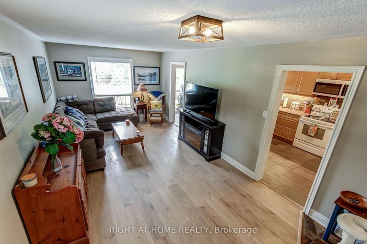 Photo 17 at 406 Levanna Lane, RO River Oaks, Oakville