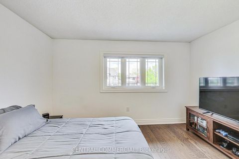 Photo 24 at 35 Mackay Drive, South Richvale, Richmond Hill