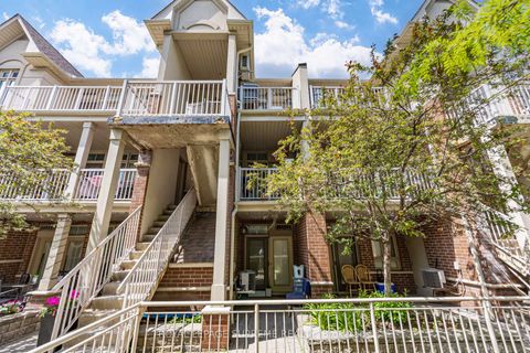 Photo 19 at 15 - 1949 Lawrence Avenue W, Weston, Toronto