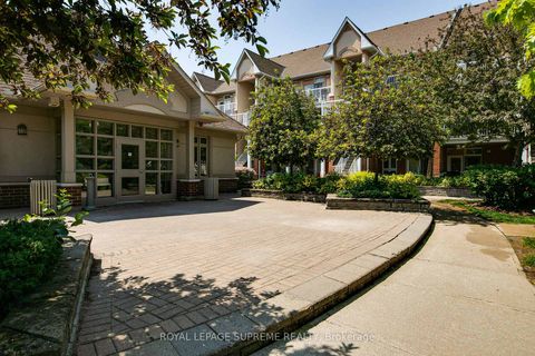 Photo 23 at 15 - 1949 Lawrence Avenue W, Weston, Toronto