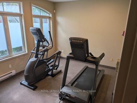 Photo 24 at 15 - 1949 Lawrence Avenue W, Weston, Toronto
