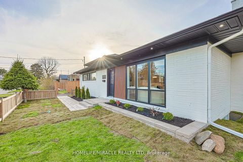 Photo 4 at 22 Arnprior Road, Bendale, Toronto