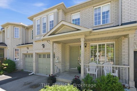 Photo 2 at 3 Waterton Crescent, Langstaff, Richmond Hill