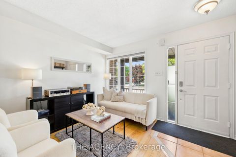 Photo 4 at 3 Waterton Crescent, Langstaff, Richmond Hill