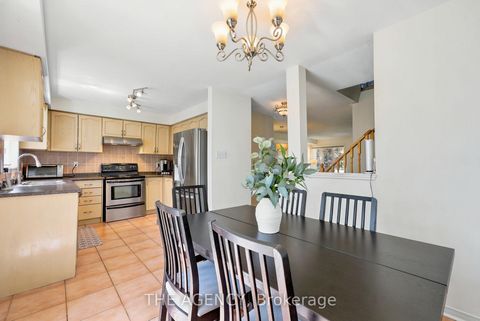 Photo 9 at 3 Waterton Crescent, Langstaff, Richmond Hill