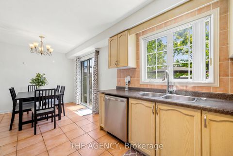 Photo 12 at 3 Waterton Crescent, Langstaff, Richmond Hill