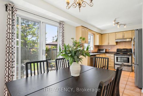 Photo 14 at 3 Waterton Crescent, Langstaff, Richmond Hill