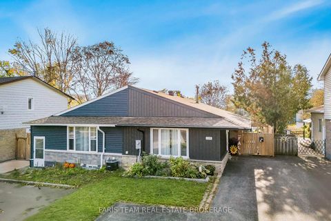 Photo 1 at 109 Daphne Crescent, Cundles East, Barrie